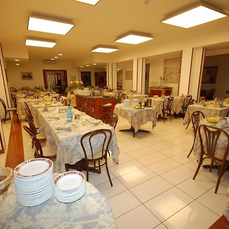 Hotel Bella Riviera Lungomare Виареджо Экстерьер фото