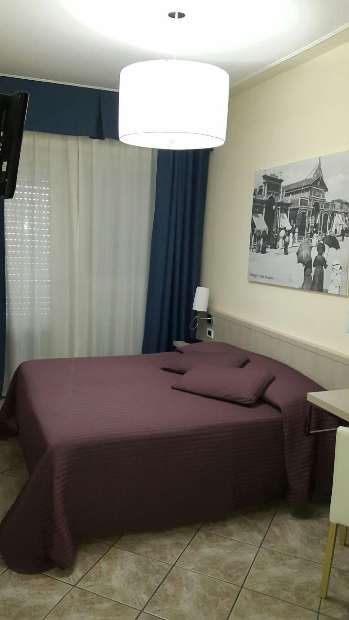 Hotel Bella Riviera Lungomare Виареджо Экстерьер фото