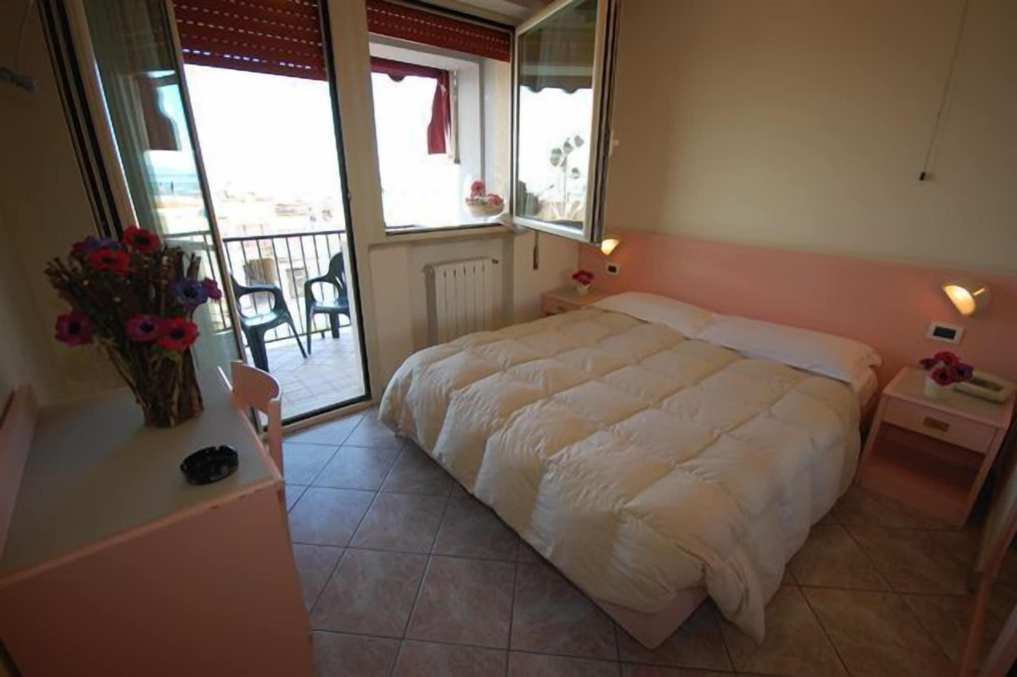 Hotel Bella Riviera Lungomare Виареджо Экстерьер фото