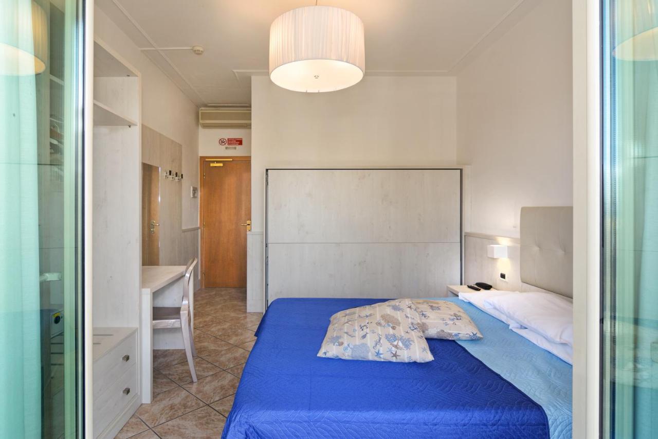 Hotel Bella Riviera Lungomare Виареджо Экстерьер фото