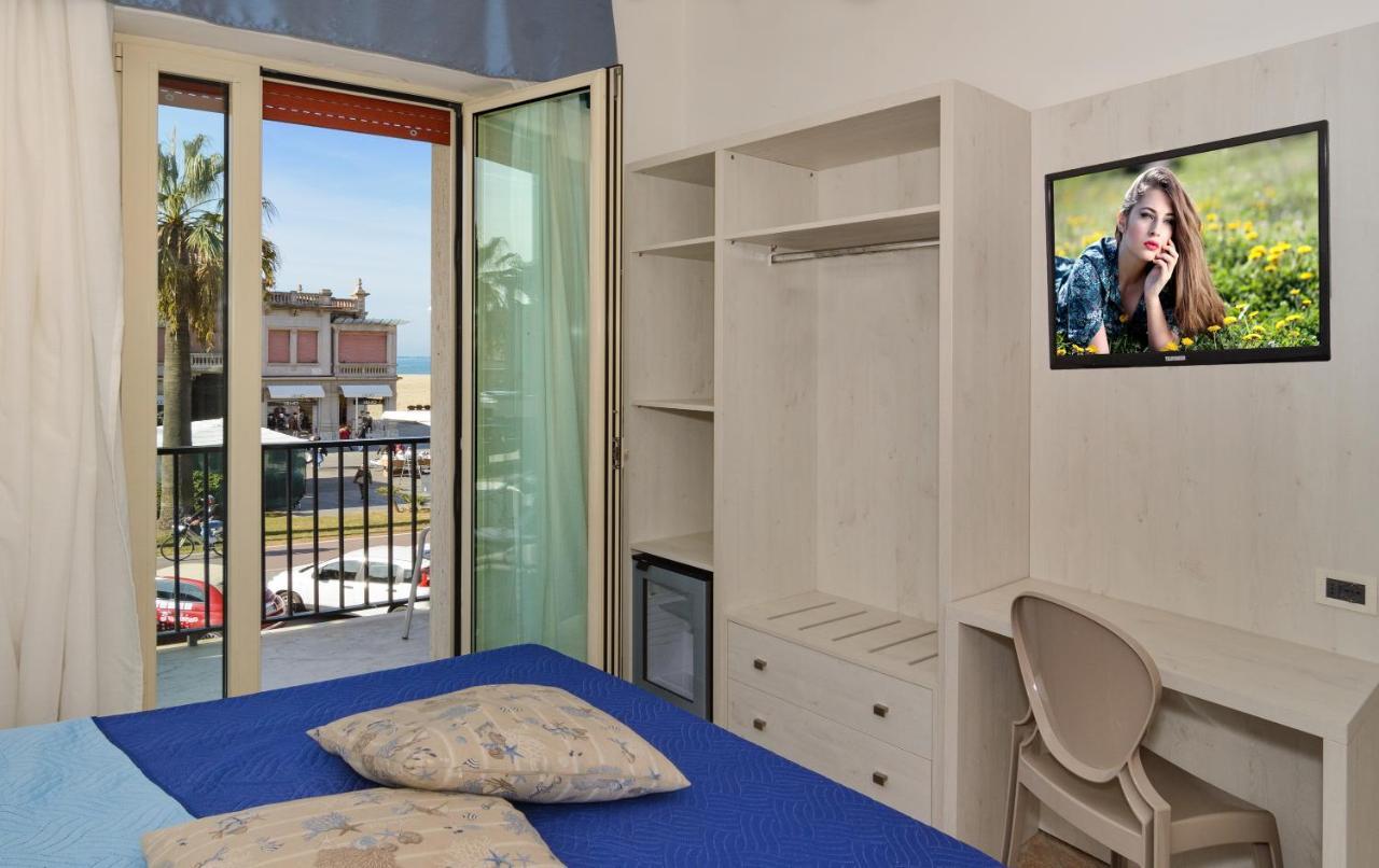 Hotel Bella Riviera Lungomare Виареджо Экстерьер фото